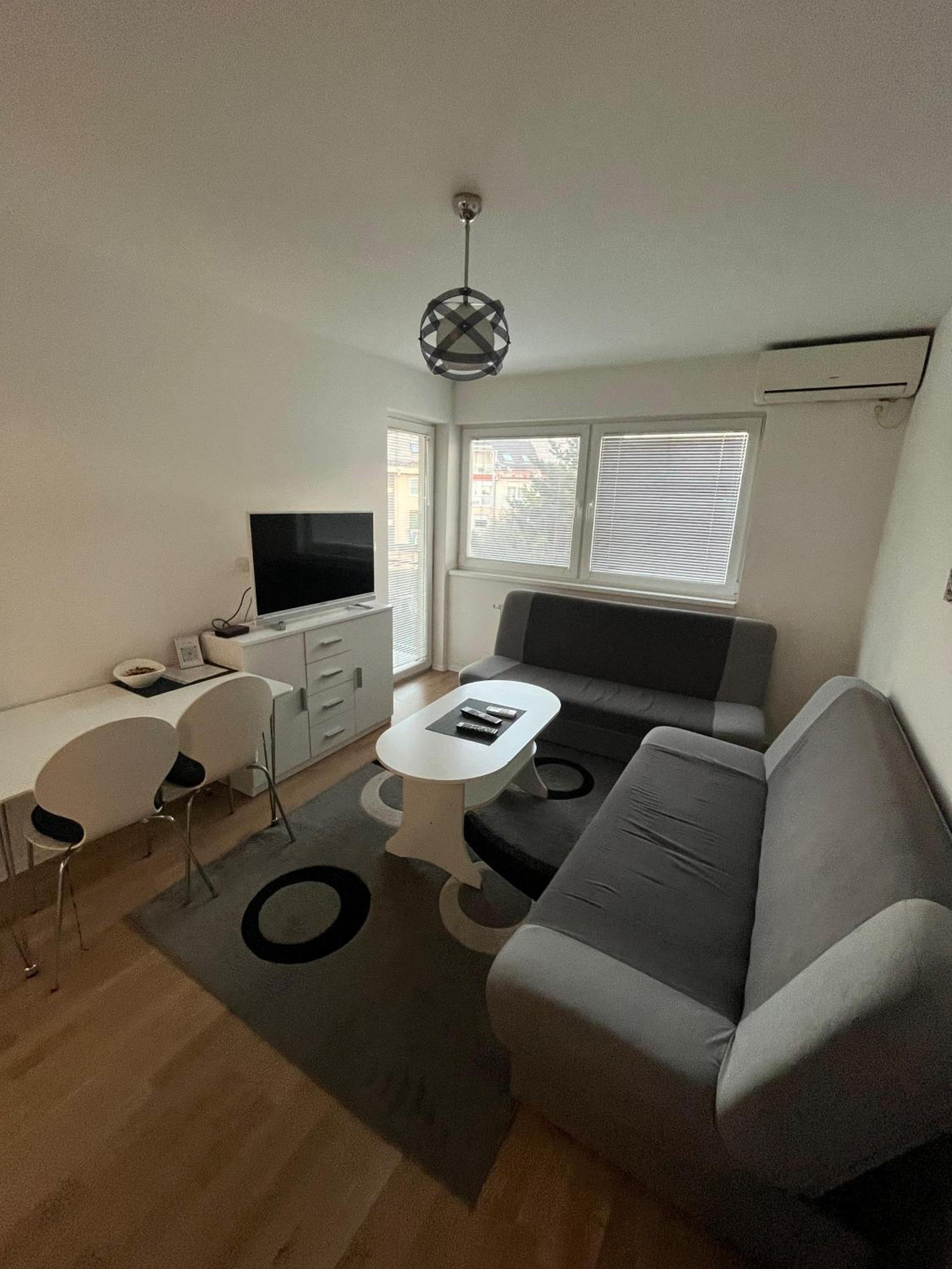 Chromatic Apartment