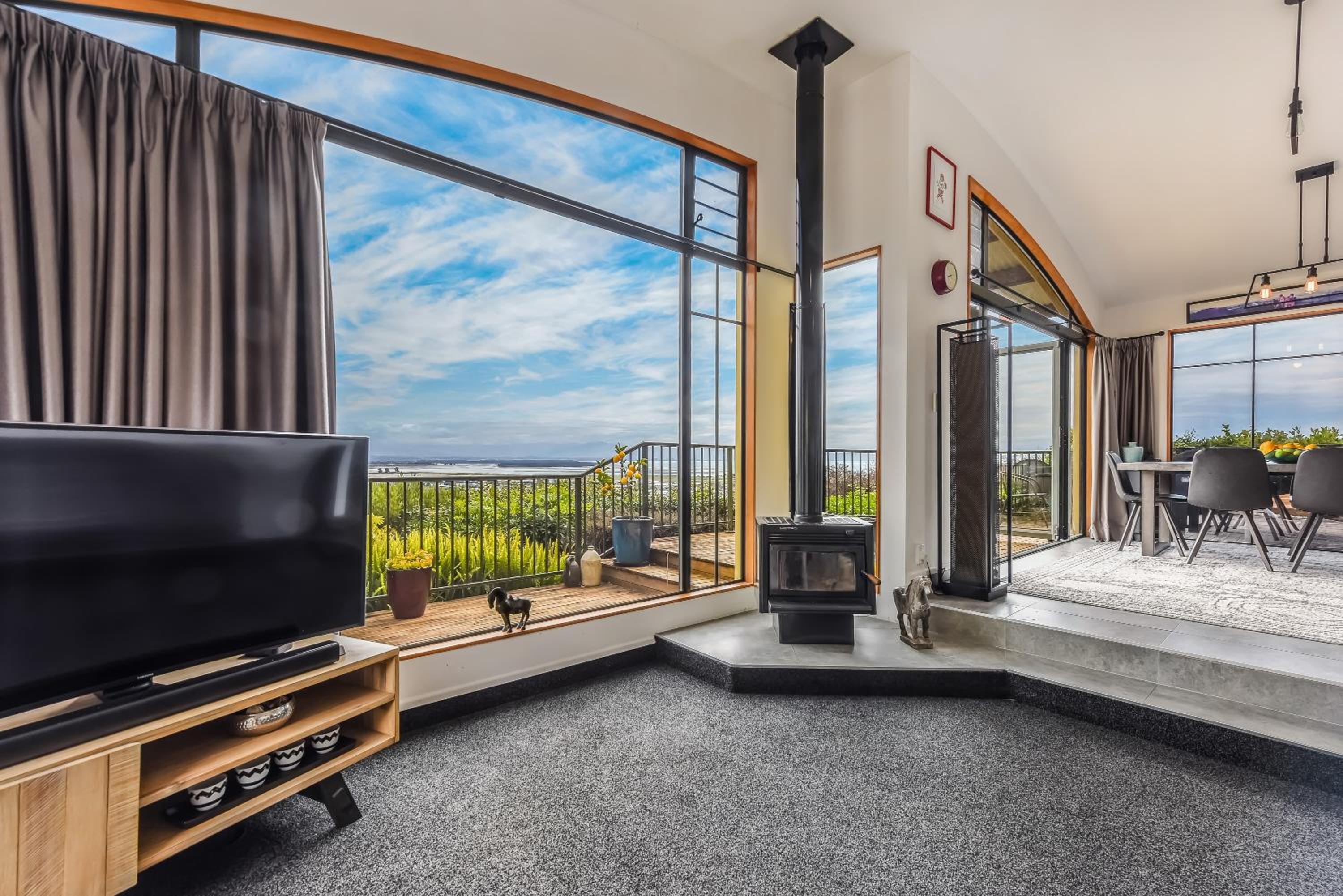Sunset Heights - Nelson Holiday Home view 4