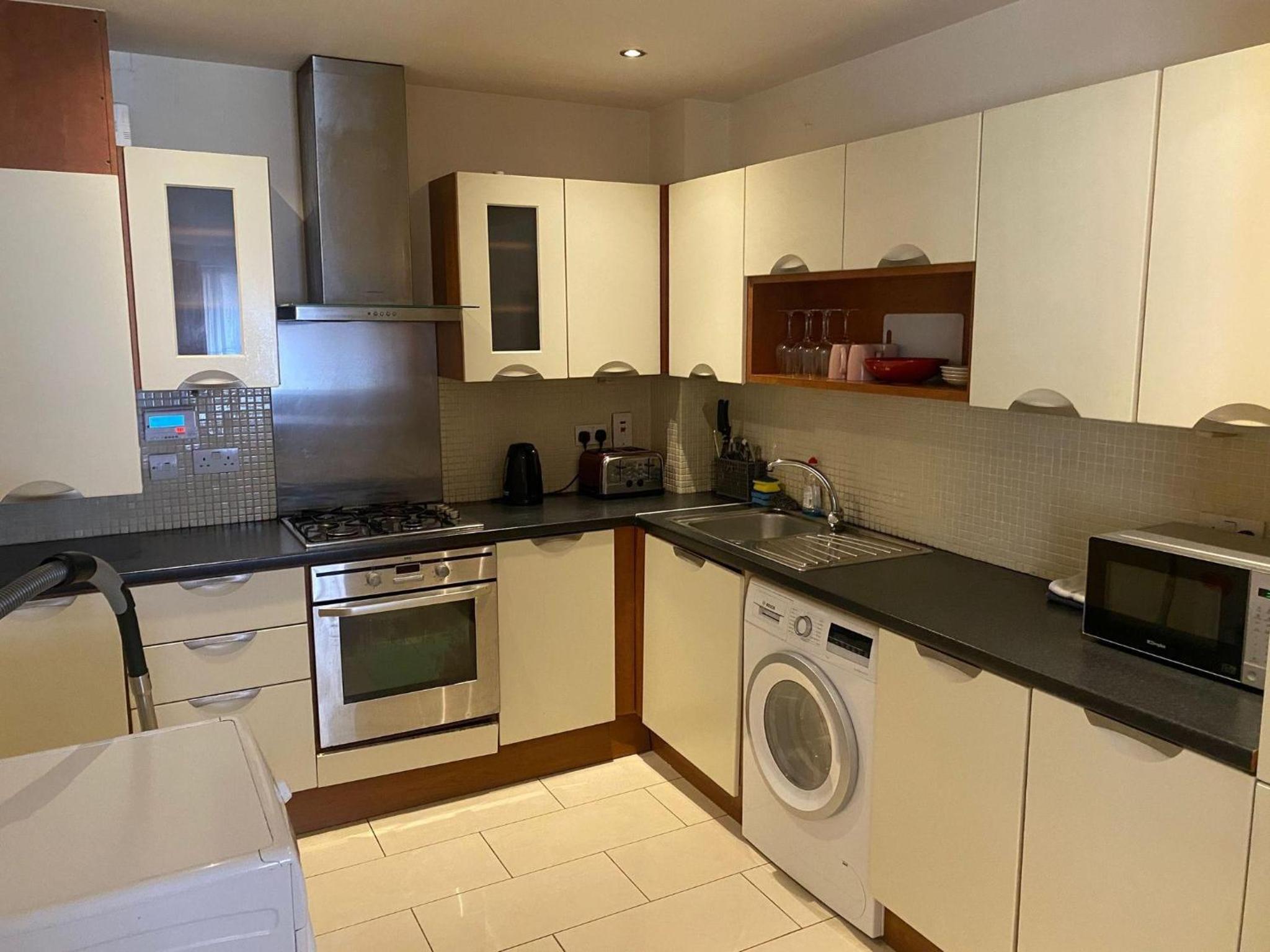 Modern Apt 3 Bedrooms near Dundrum