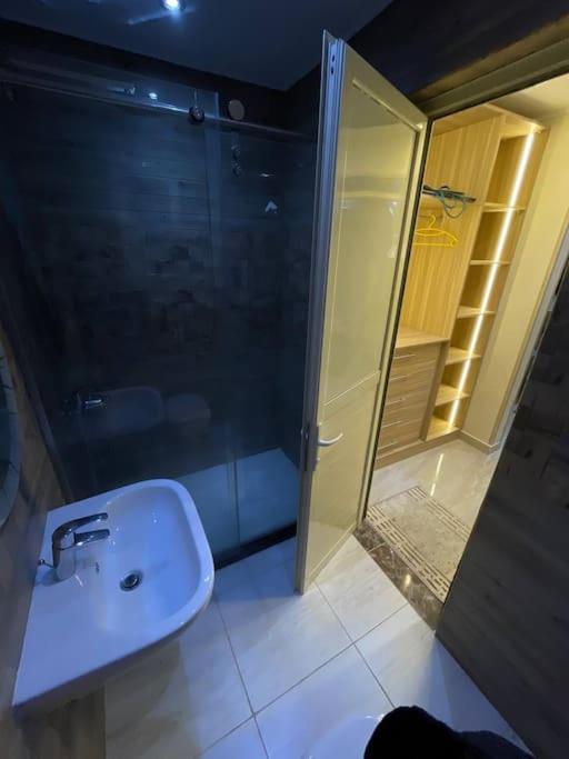 Stylish 3BR Apartment in Prime Mohandessin for families Y7