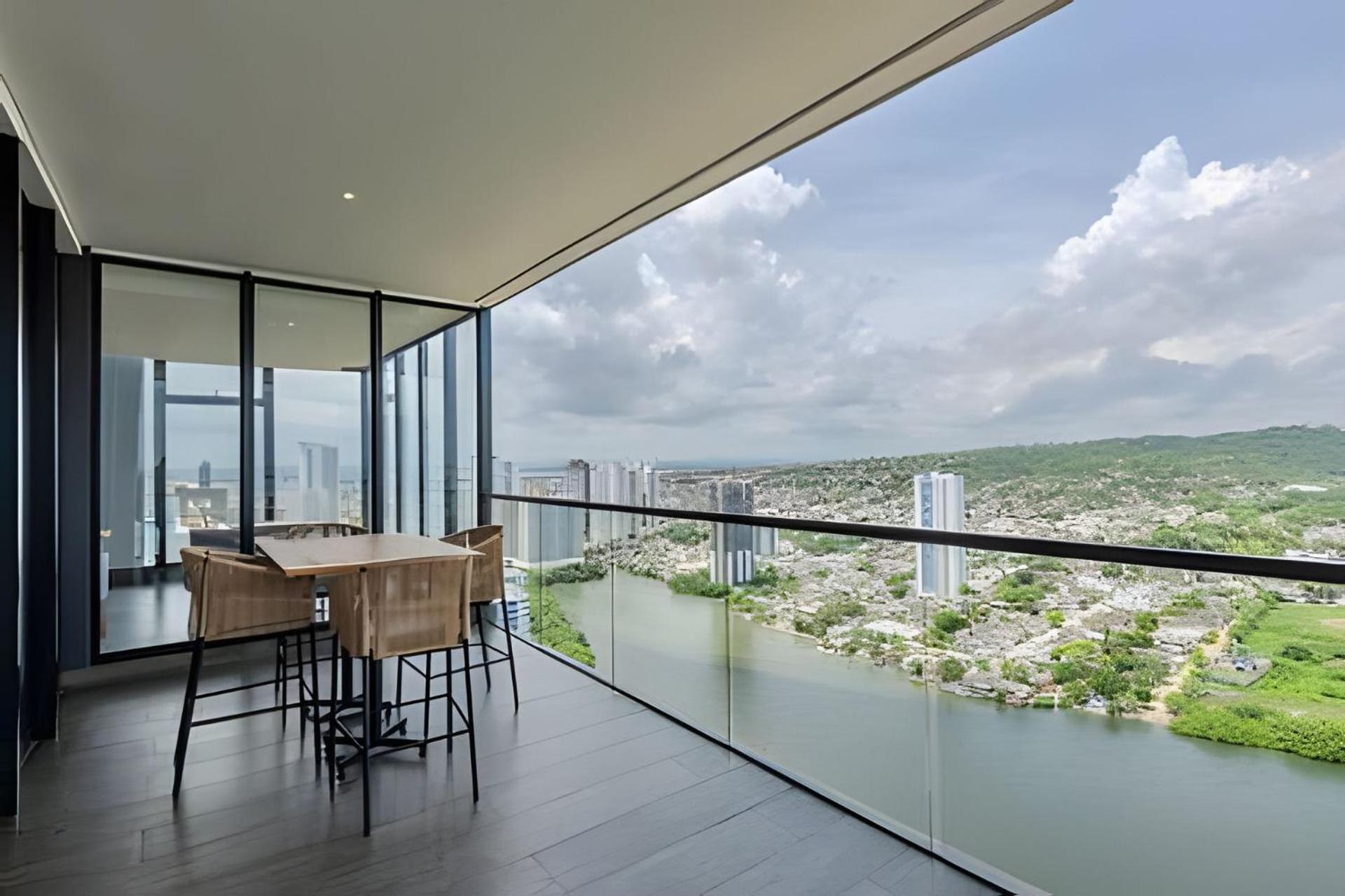 NEW with impressive lagoon view 21st floor