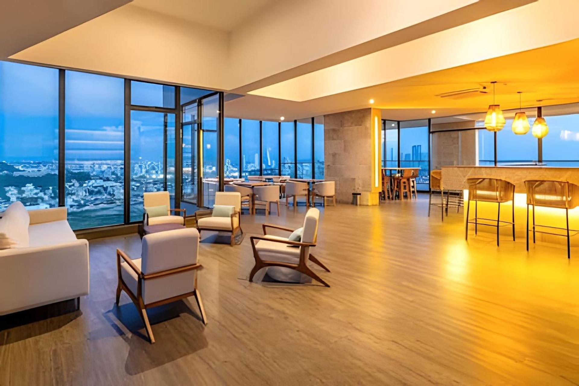 NEW with impressive lagoon view 21st floor