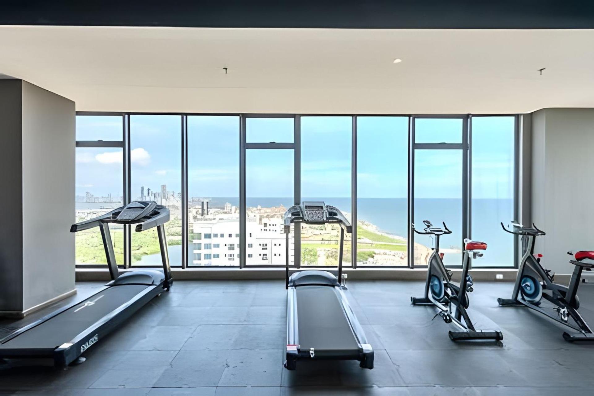 NEW with impressive lagoon view 21st floor