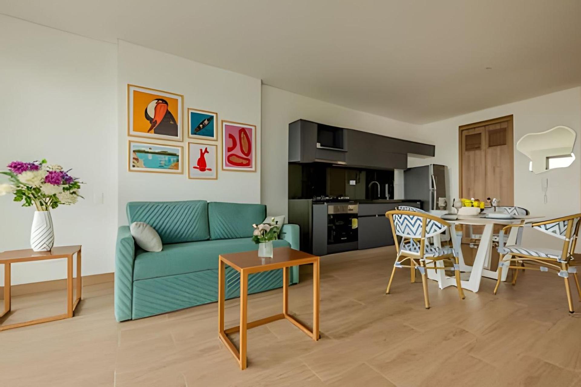 NEW with impressive lagoon view 21st floor