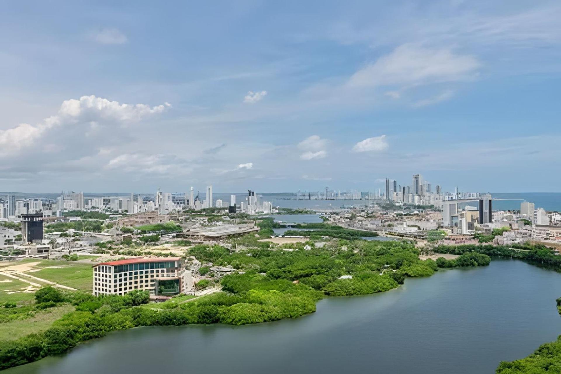 NEW with impressive lagoon view 21st floor