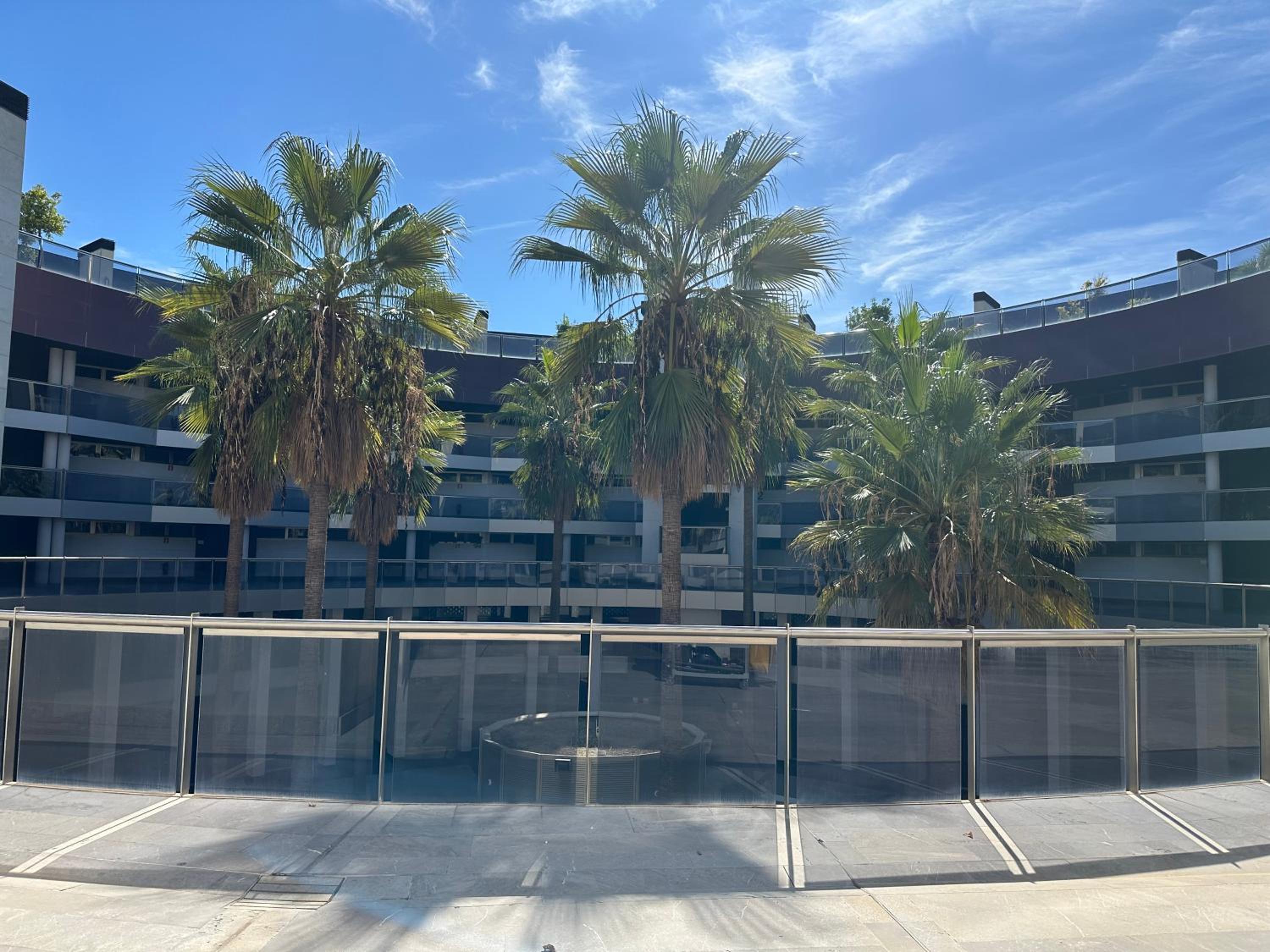 TECNOCORDOBA aparcamiento privado gratuito y piscina