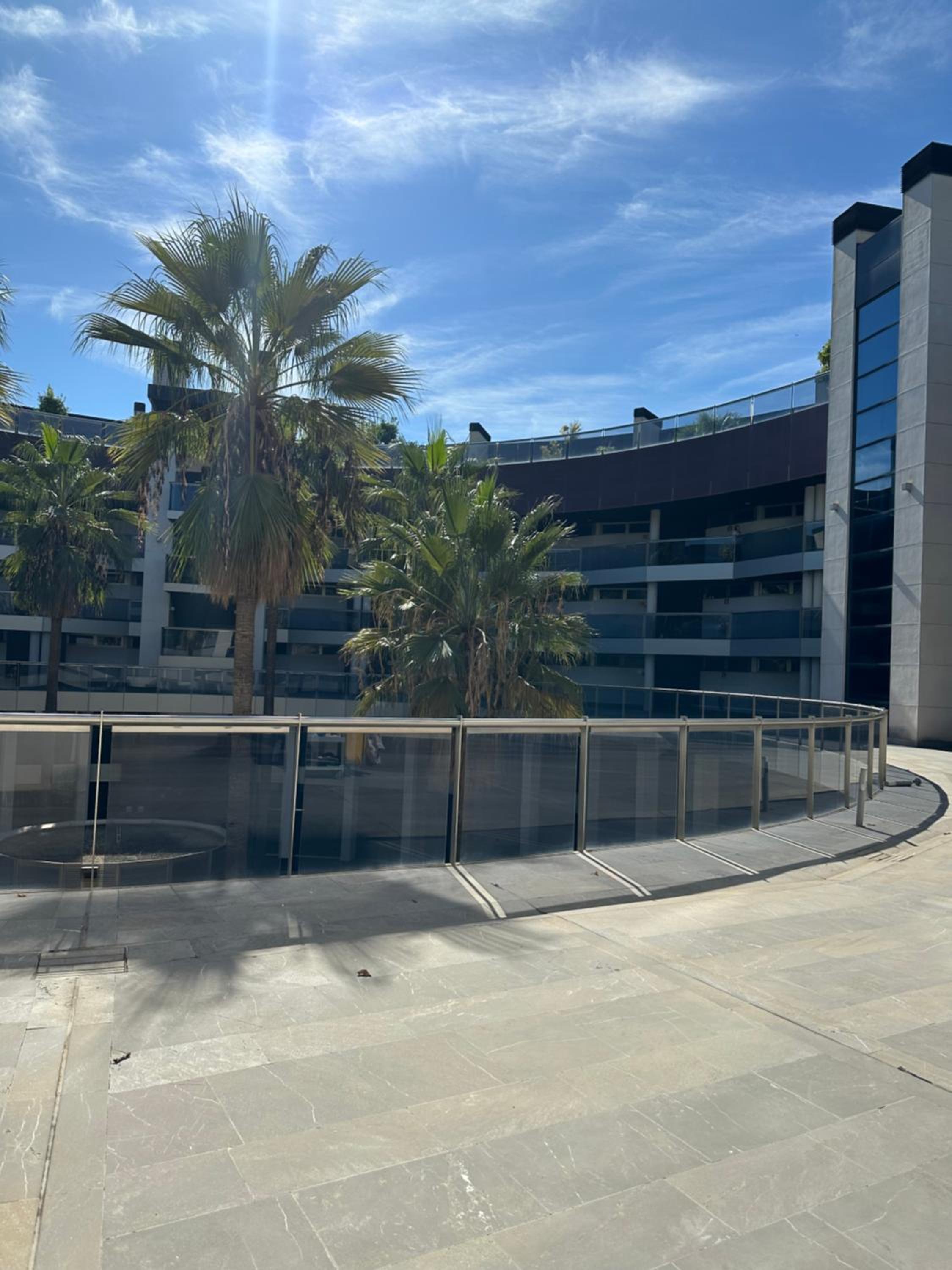 TECNOCORDOBA aparcamiento privado gratuito y piscina