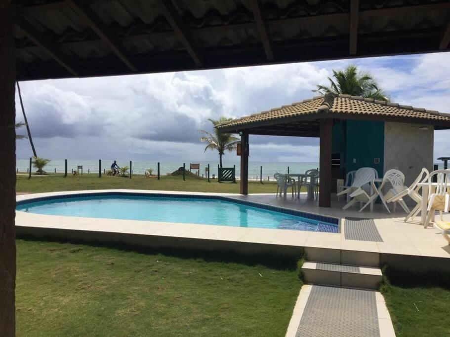 Casa pé na areia Guarajuba Ba