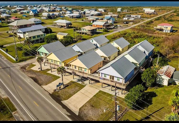 Grand isle Detached Condo Unit F 3 bedrooms 1 bath Easy beach access pet ok view 2