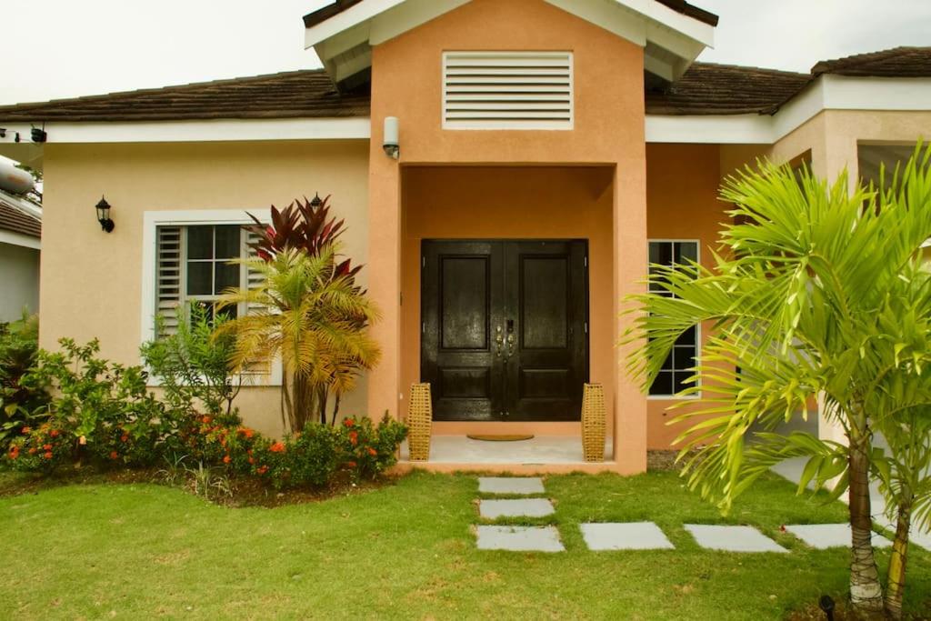 Paradise Breeze Edgehill- Boscobel Ocho Rios view 2