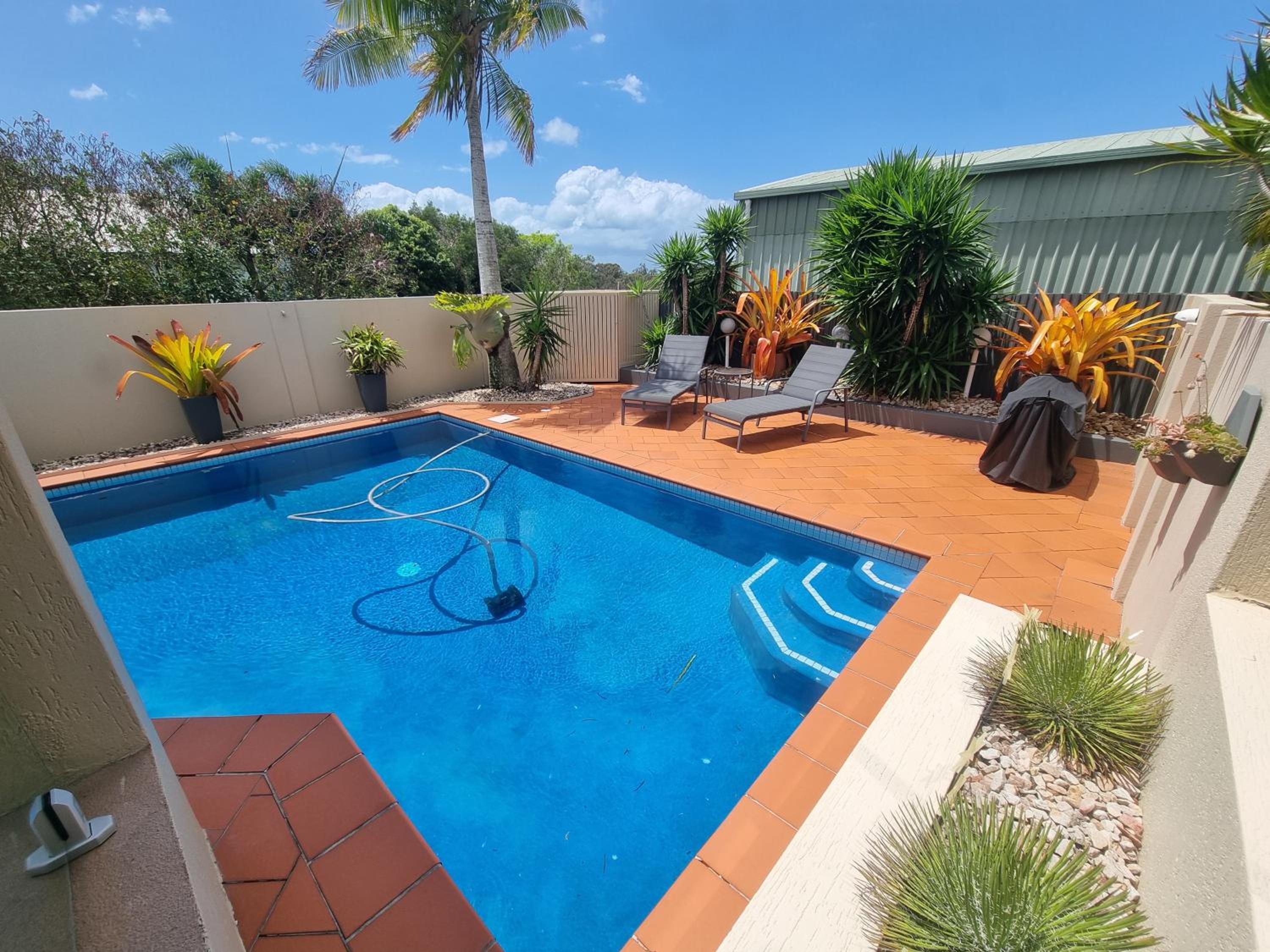 Tranquil Getaway With Pool, Outdoor Kitchen and Bar
