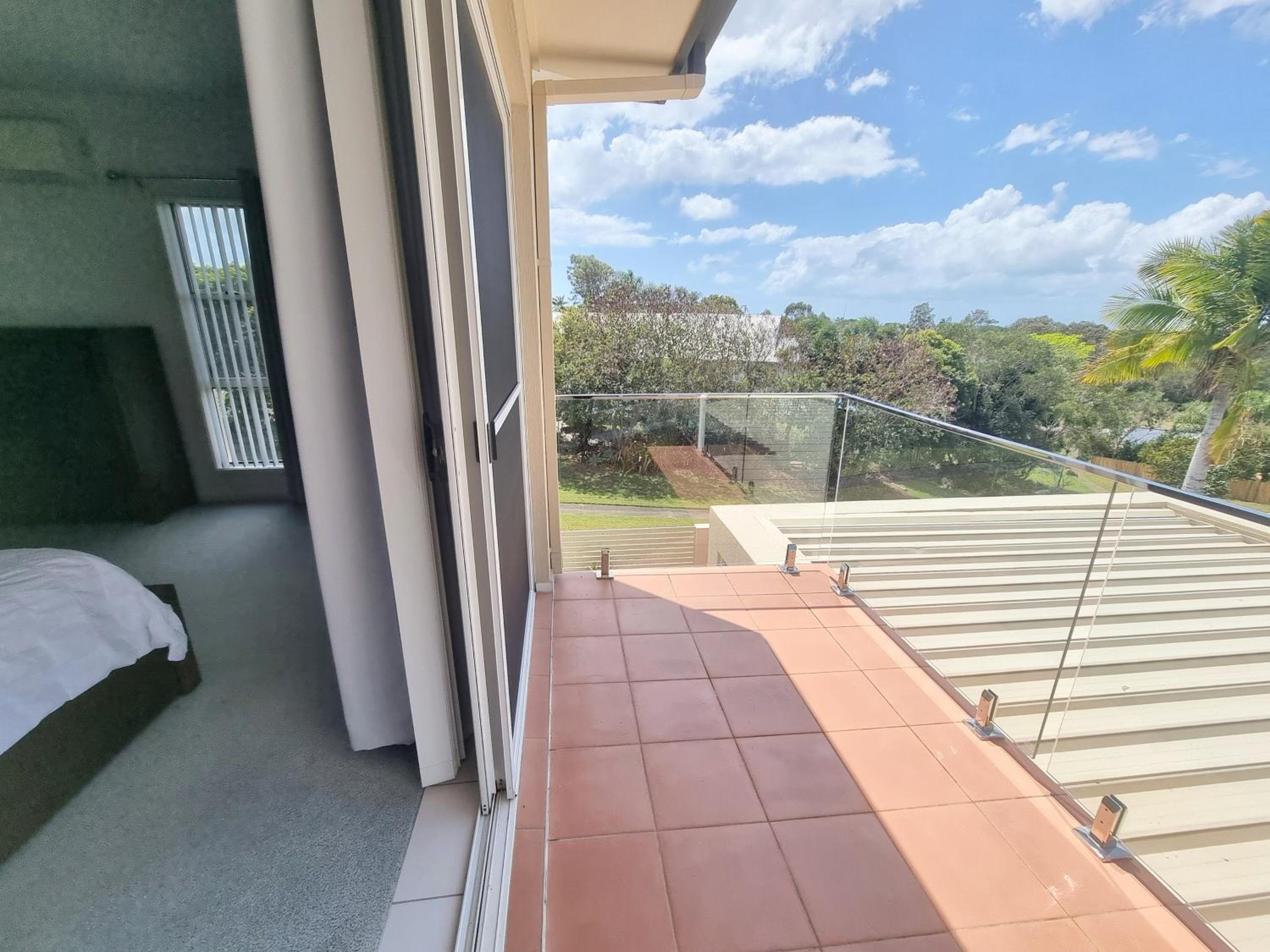 Tranquil Getaway With Pool, Outdoor Kitchen and Bar