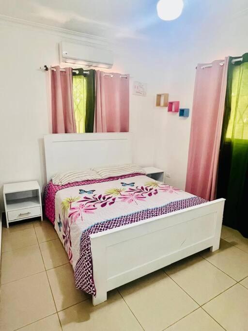 Bella Casa cerca de Multiplaza - Residencial Las Orquídeas
