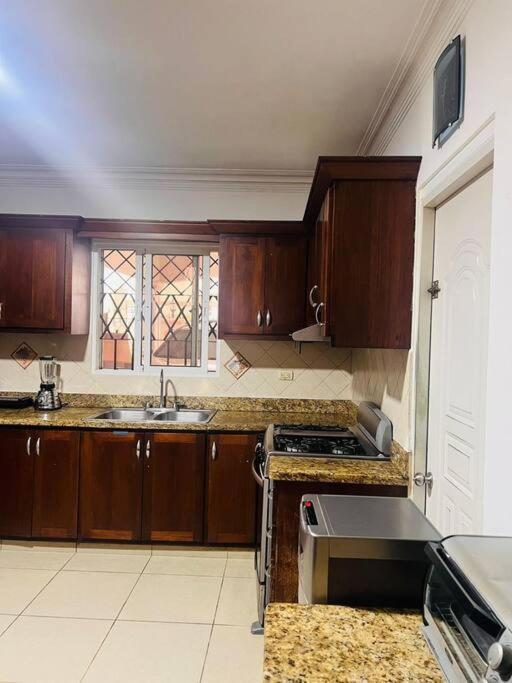 Bella Casa cerca de Multiplaza - Residencial Las Orquídeas