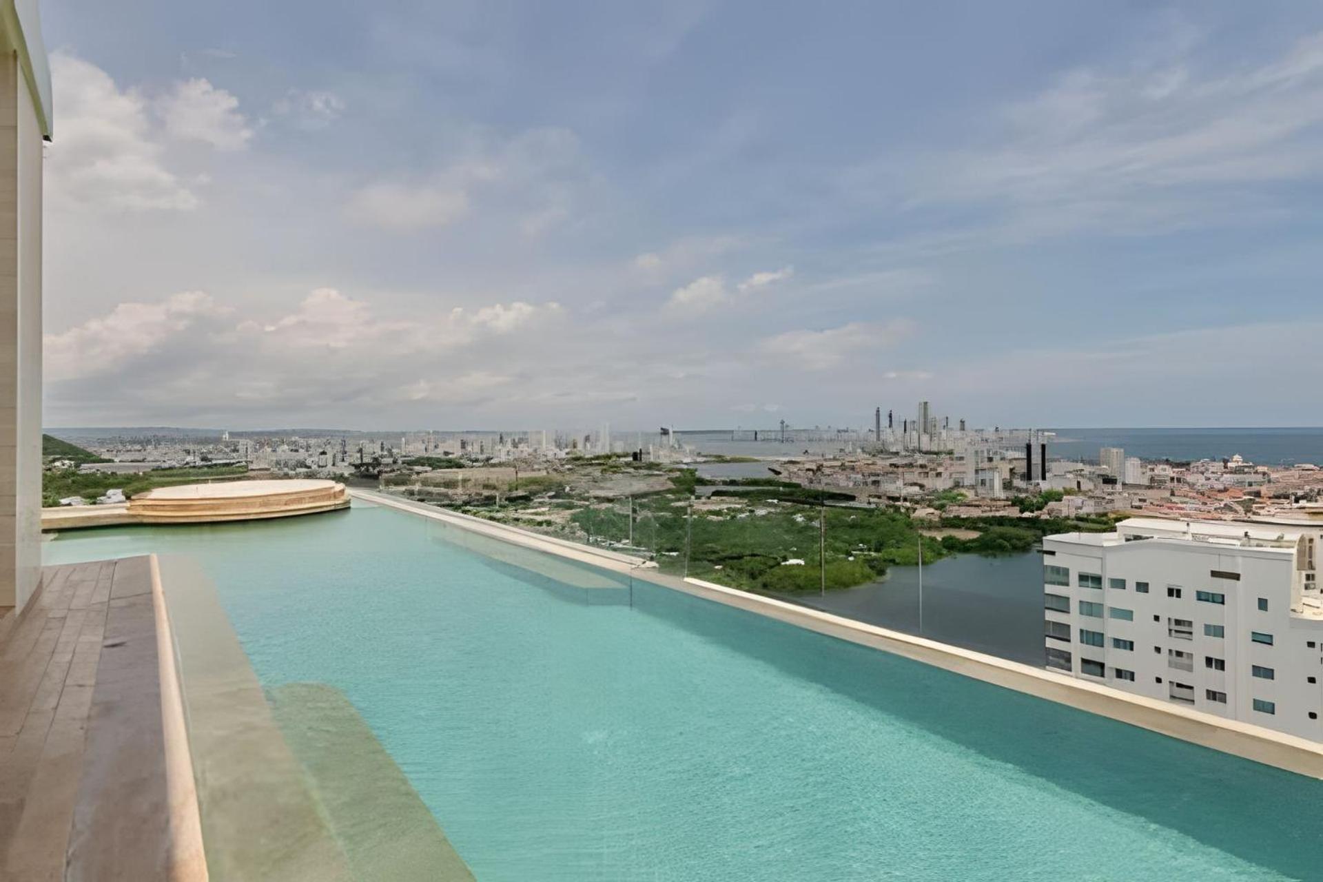 NEW with impressive lagoon view 21st floor