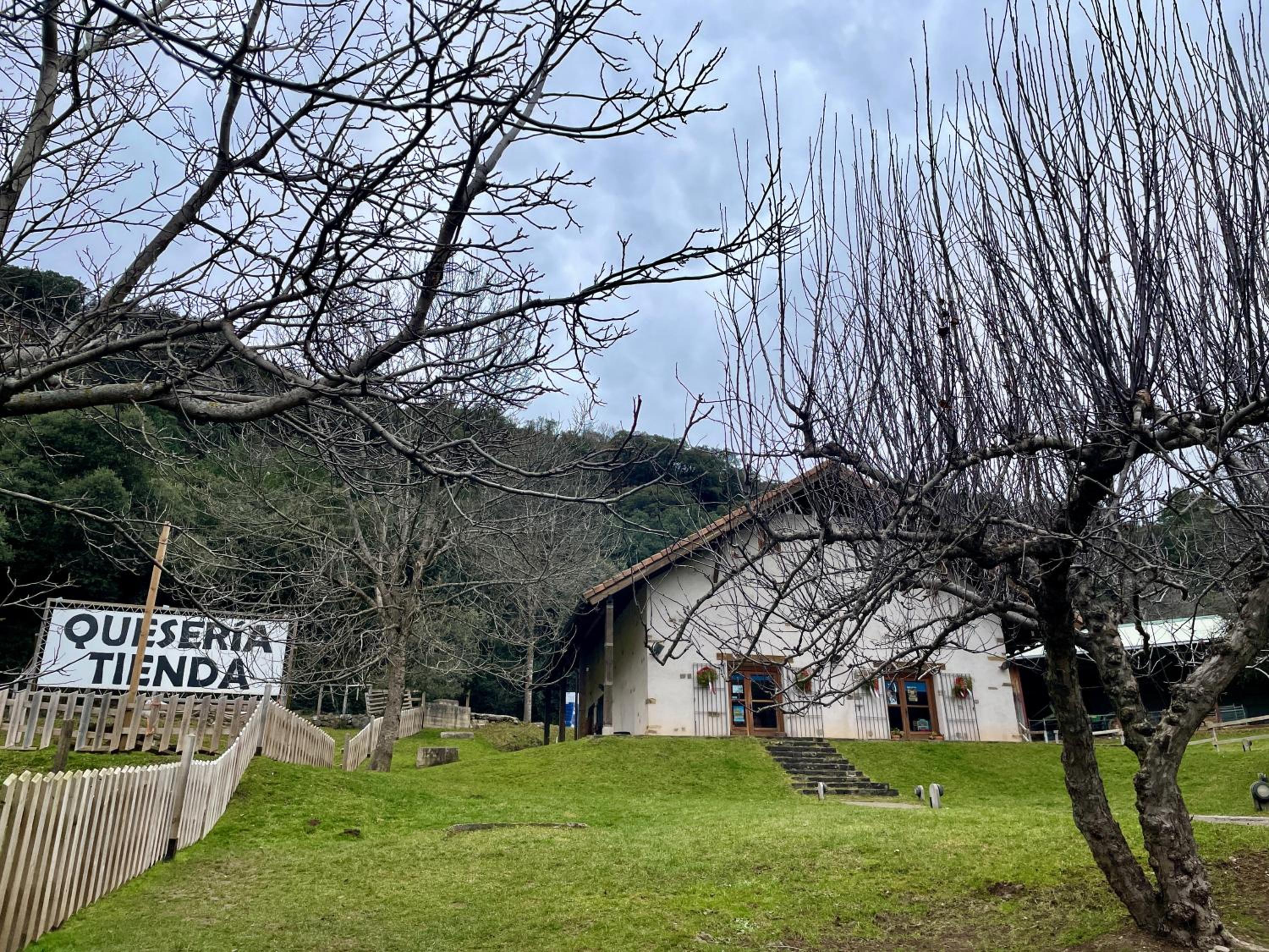 CALMFRANC ático abuhardillado con vistas al río y la montaña Avistamiento de ciervos en Canfranc Pueblo