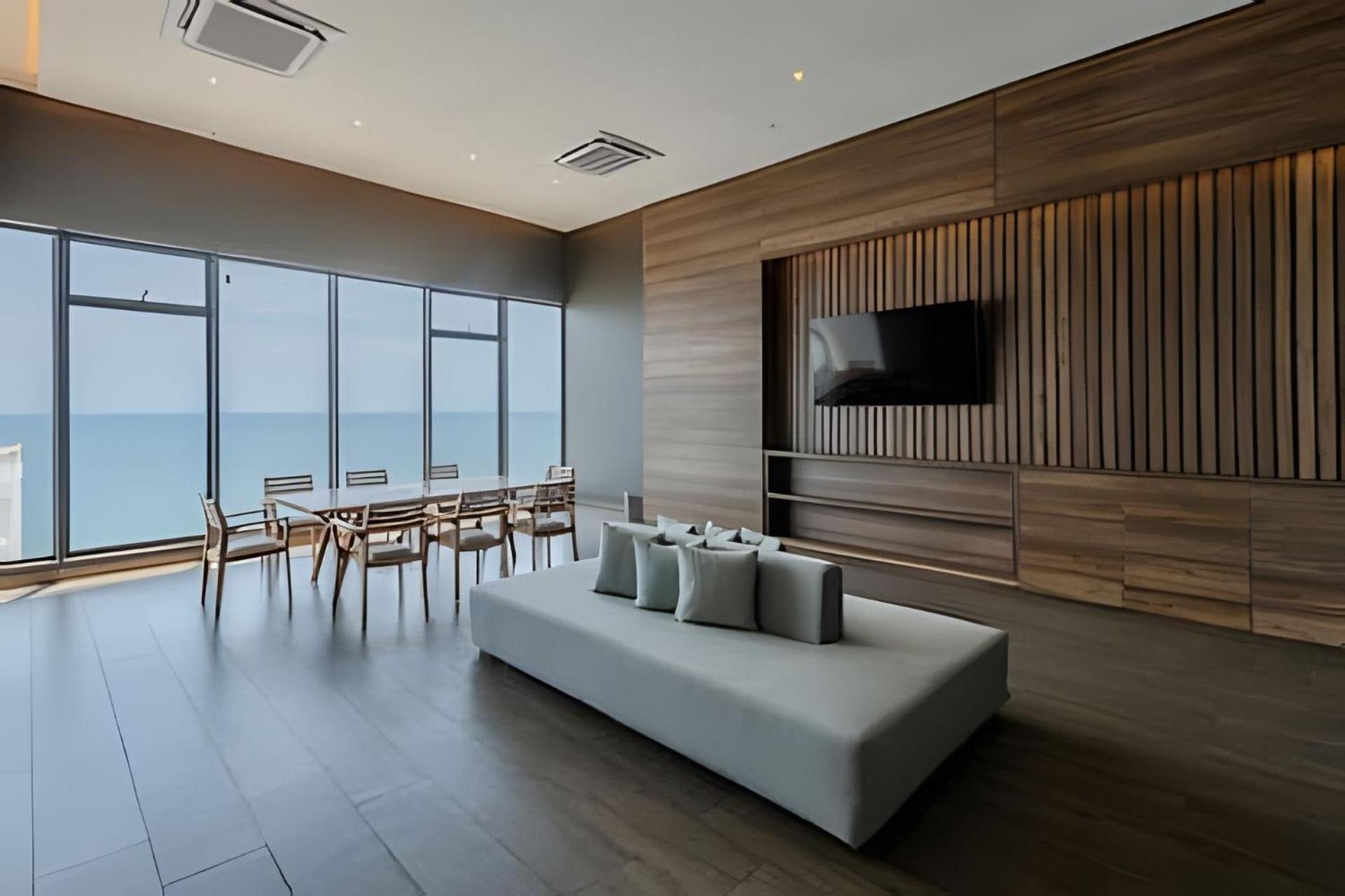 NEW with impressive lagoon view 21st floor