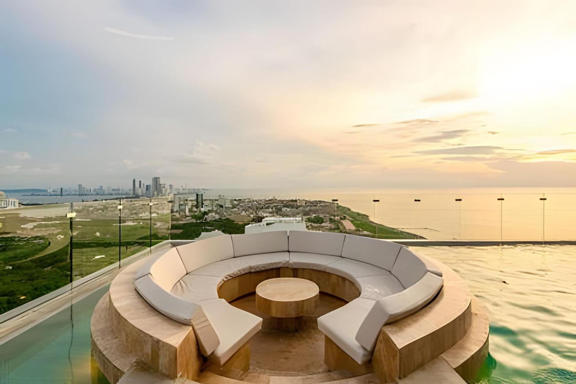 NEW with impressive lagoon view 21st floor