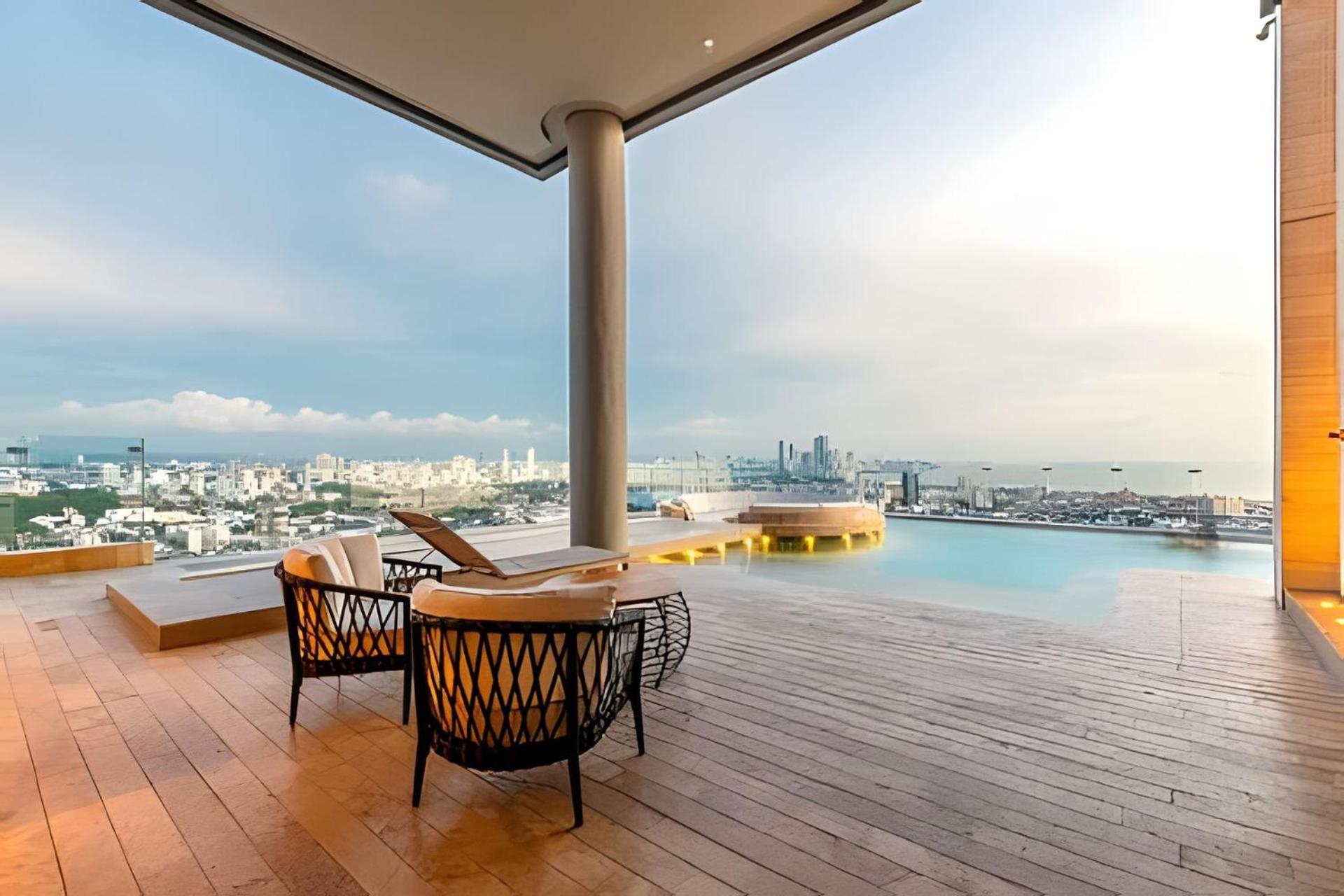 NEW with impressive lagoon view 21st floor