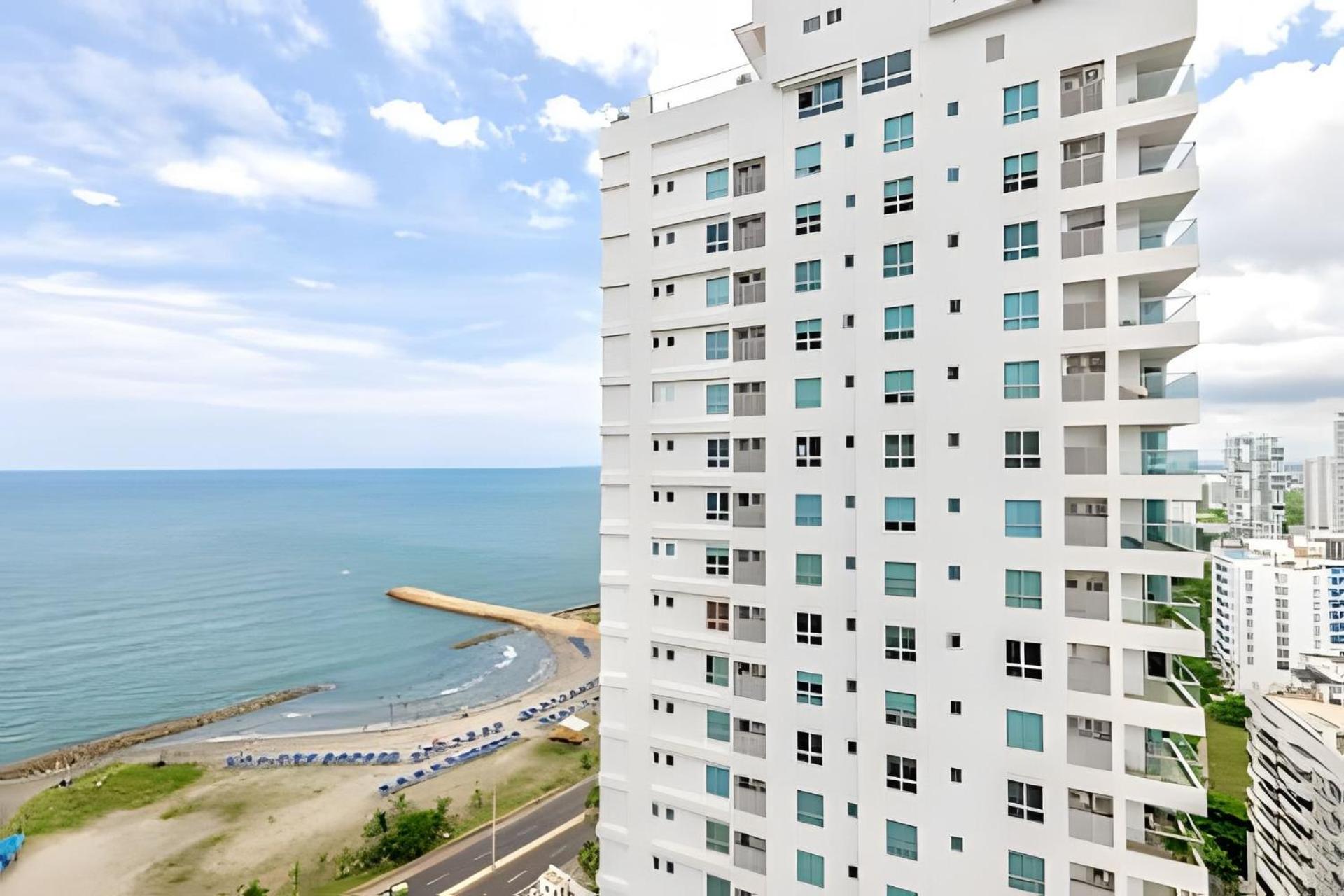 NEW with impressive lagoon view 21st floor