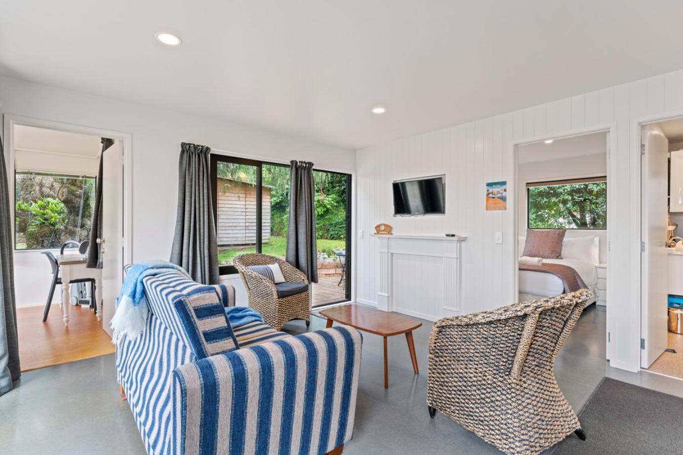 Lake-view Hideaway - Acacia Bay view 4