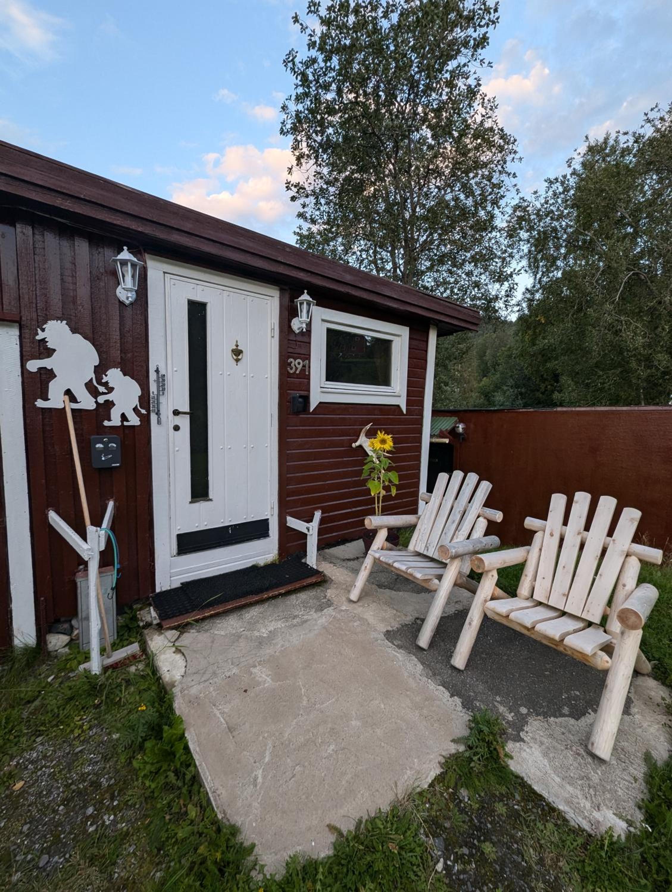 Senja - Charming cottage by the sea with terrace and fantastic view