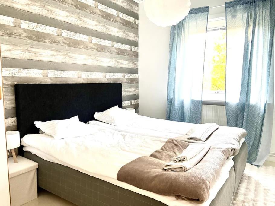 XL apartment with free parking view 2