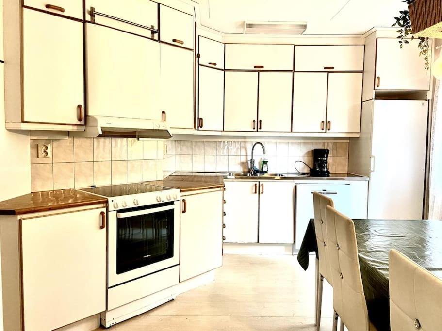 XL apartment with free parking view 3