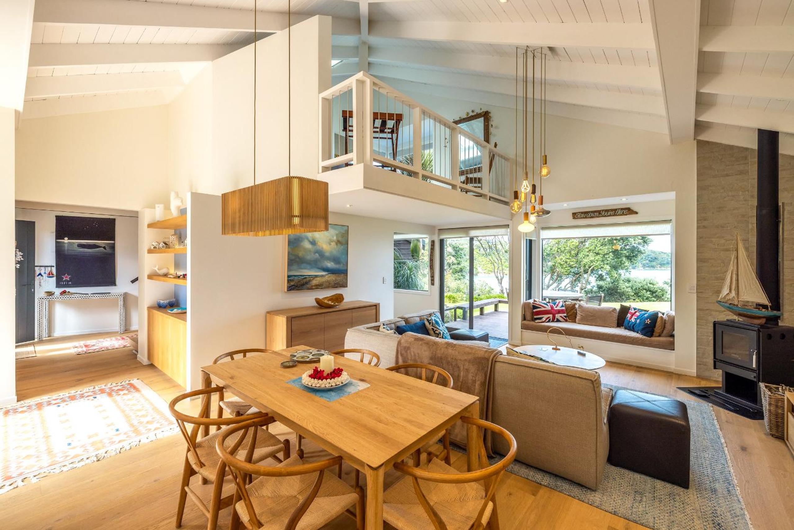 Picnic Bay Hideaway - Be My Guest Waiheke view 3