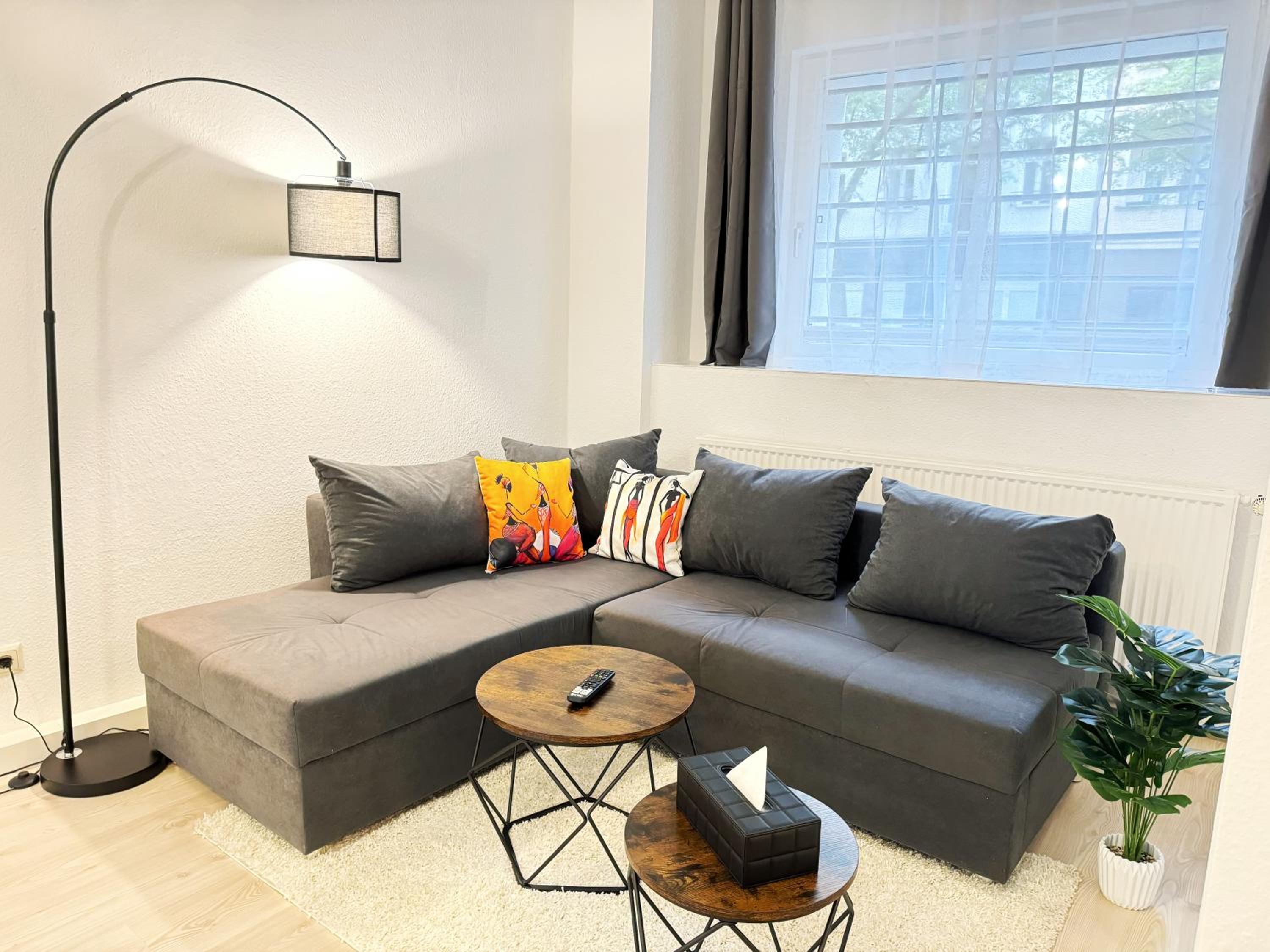 HolidayHome Apartments I Spacious 130qm Apartment Near Berlins Top Sights