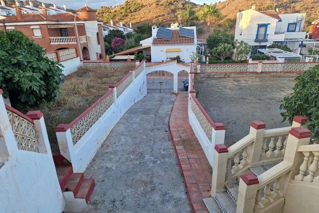 Large chalet 5 min walk to beach view 2