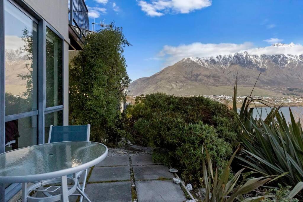 Remarkable View 3 bedroom - lake and mountain views view 3