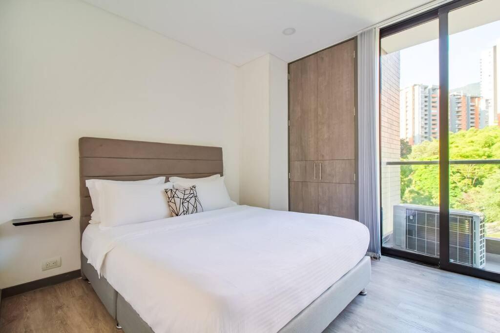 Súper Apto, AC, Poblado Medellin