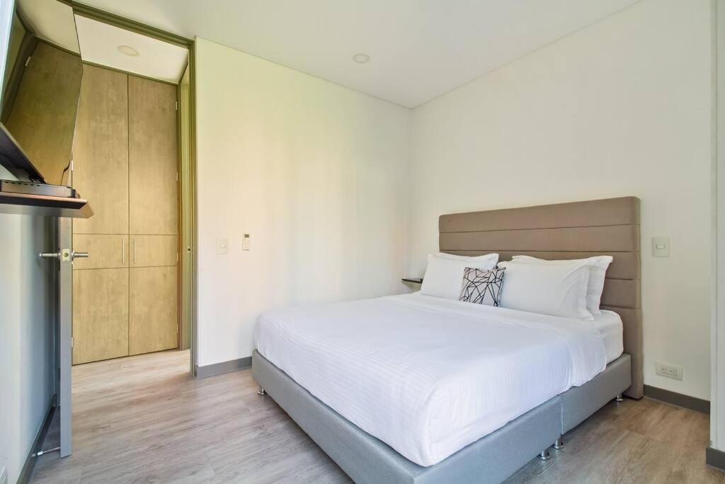 Súper Apto, AC, Poblado Medellin
