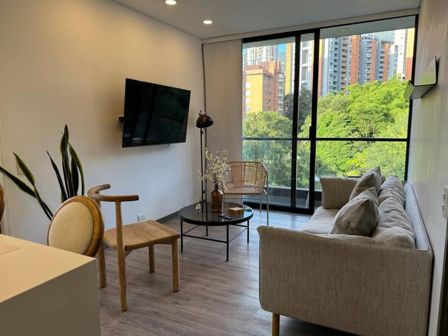 Súper Apto, AC, Poblado Medellin