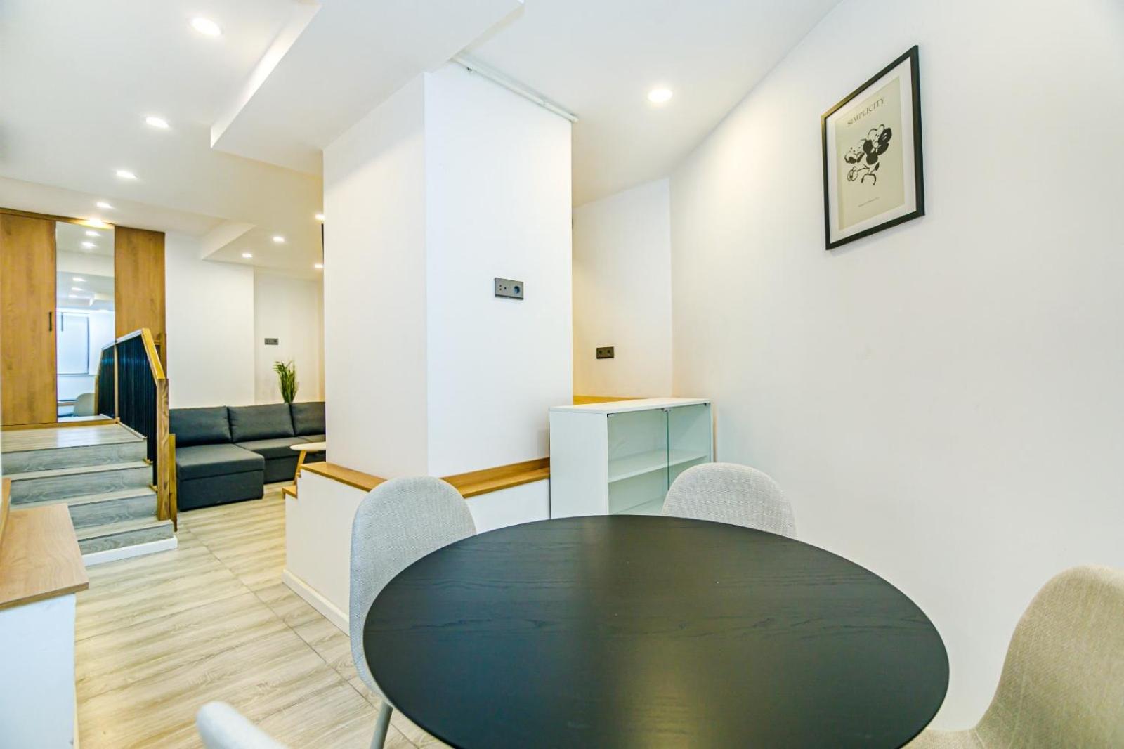 Nizami Street Dupleks 3 bedroom