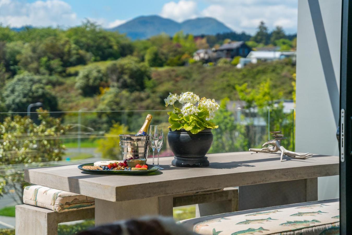 The Moorings Apartment 3 - Walk to the Lake! view 4