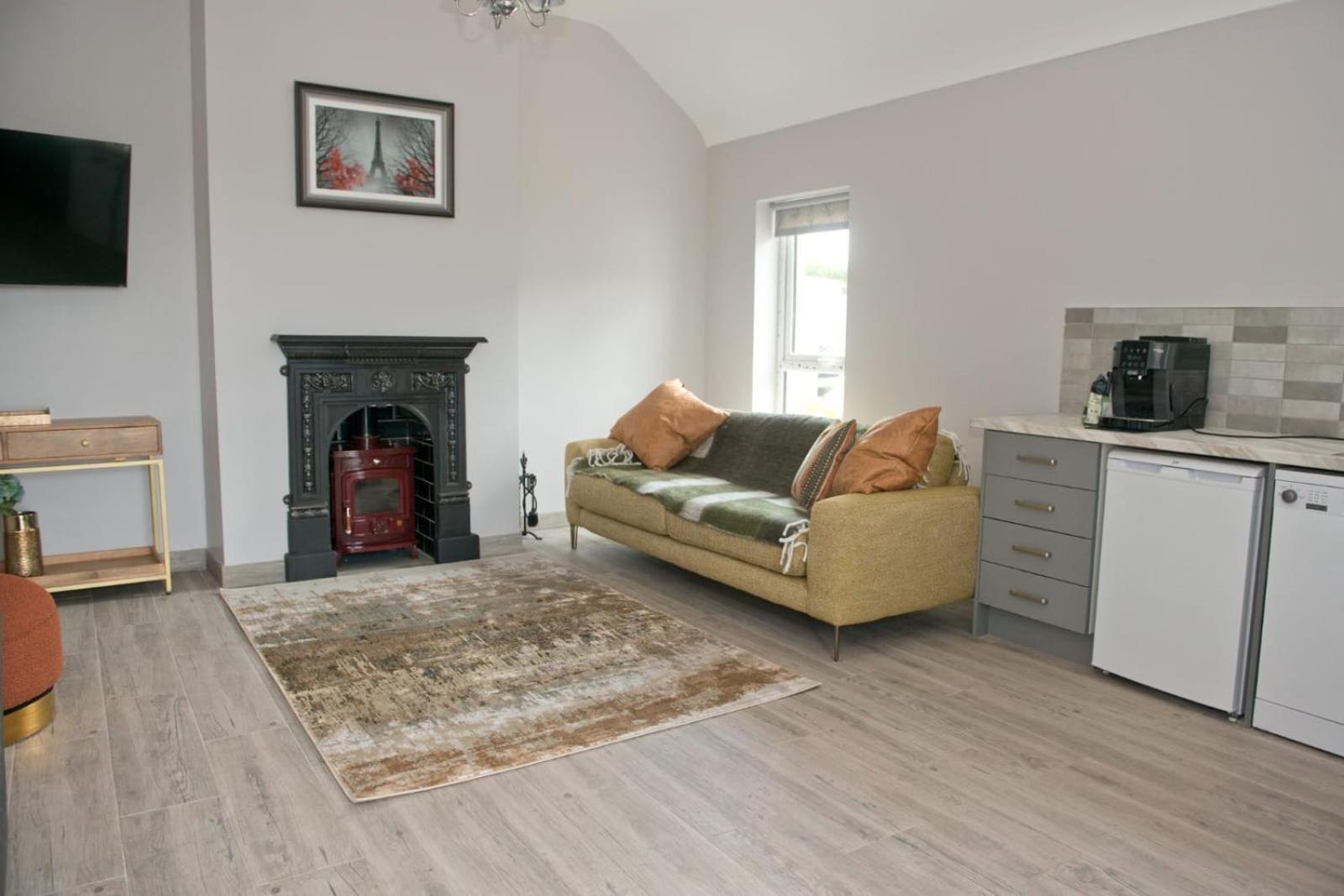 Creggan Deveskey Cottage New Hot Tub At Property
