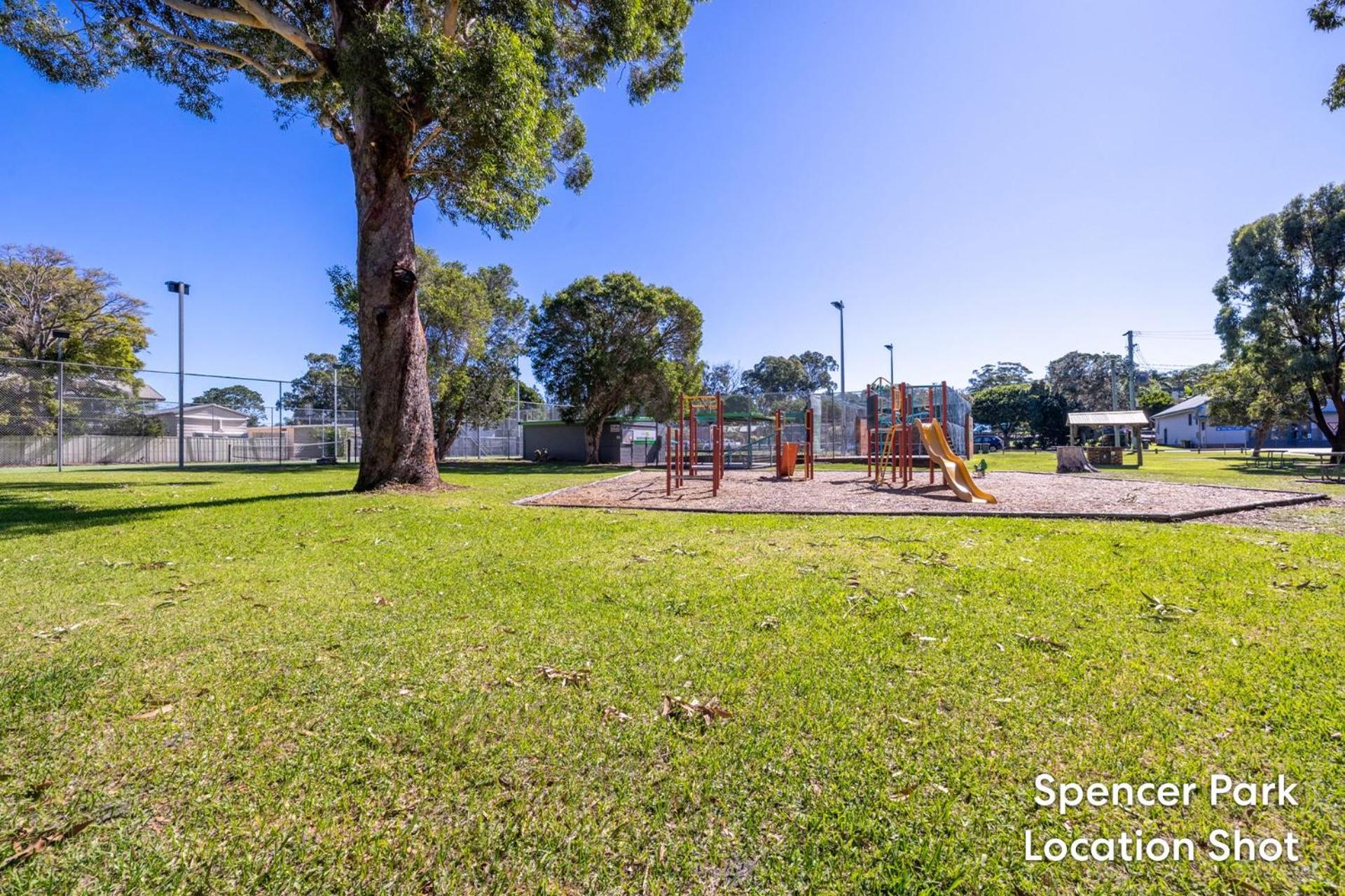 Dog friendly Paradise, 1-2B Bagnall Ave - water views, air con, Wi-Fi