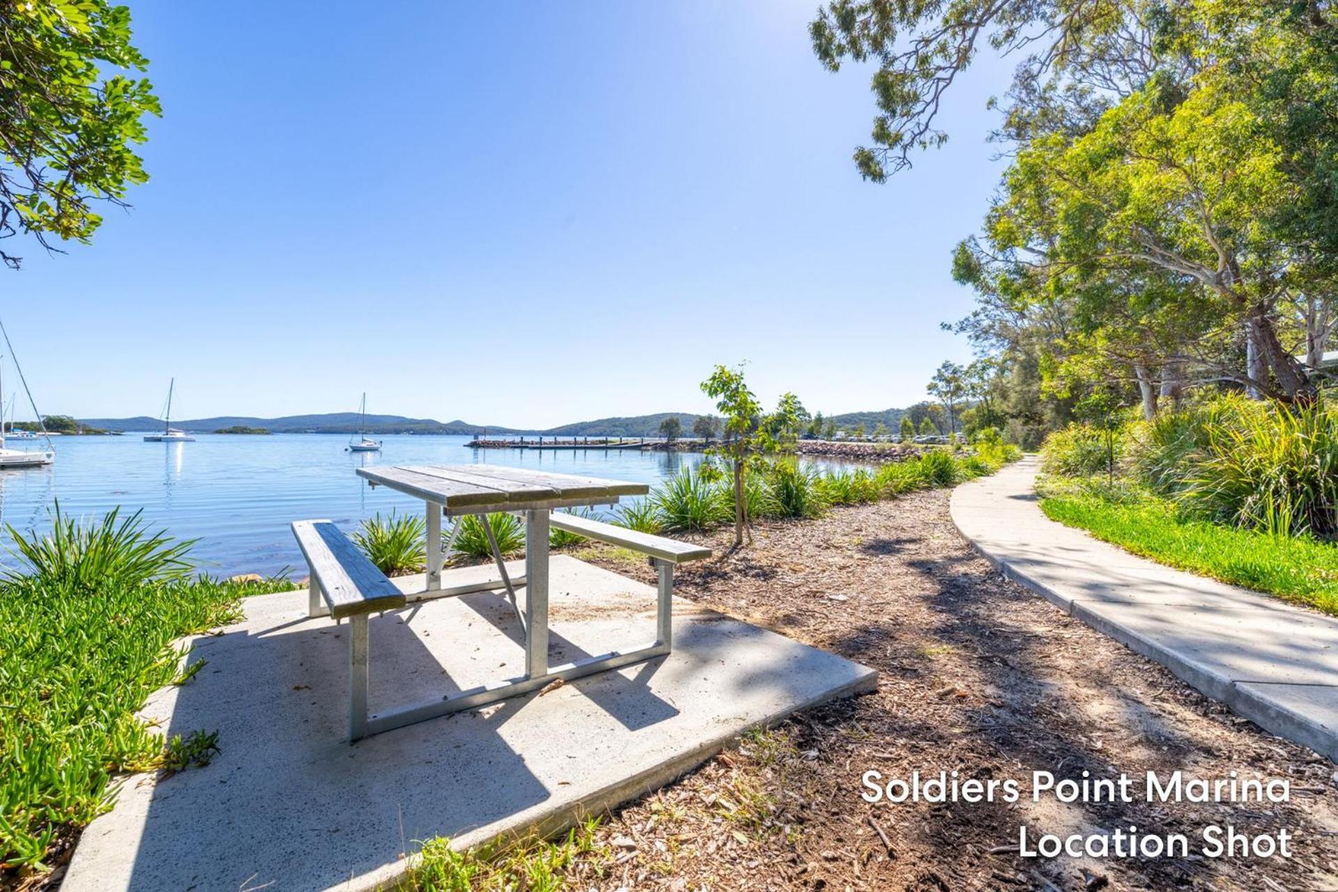 Dog friendly Paradise, 1-2B Bagnall Ave - water views, air con, Wi-Fi