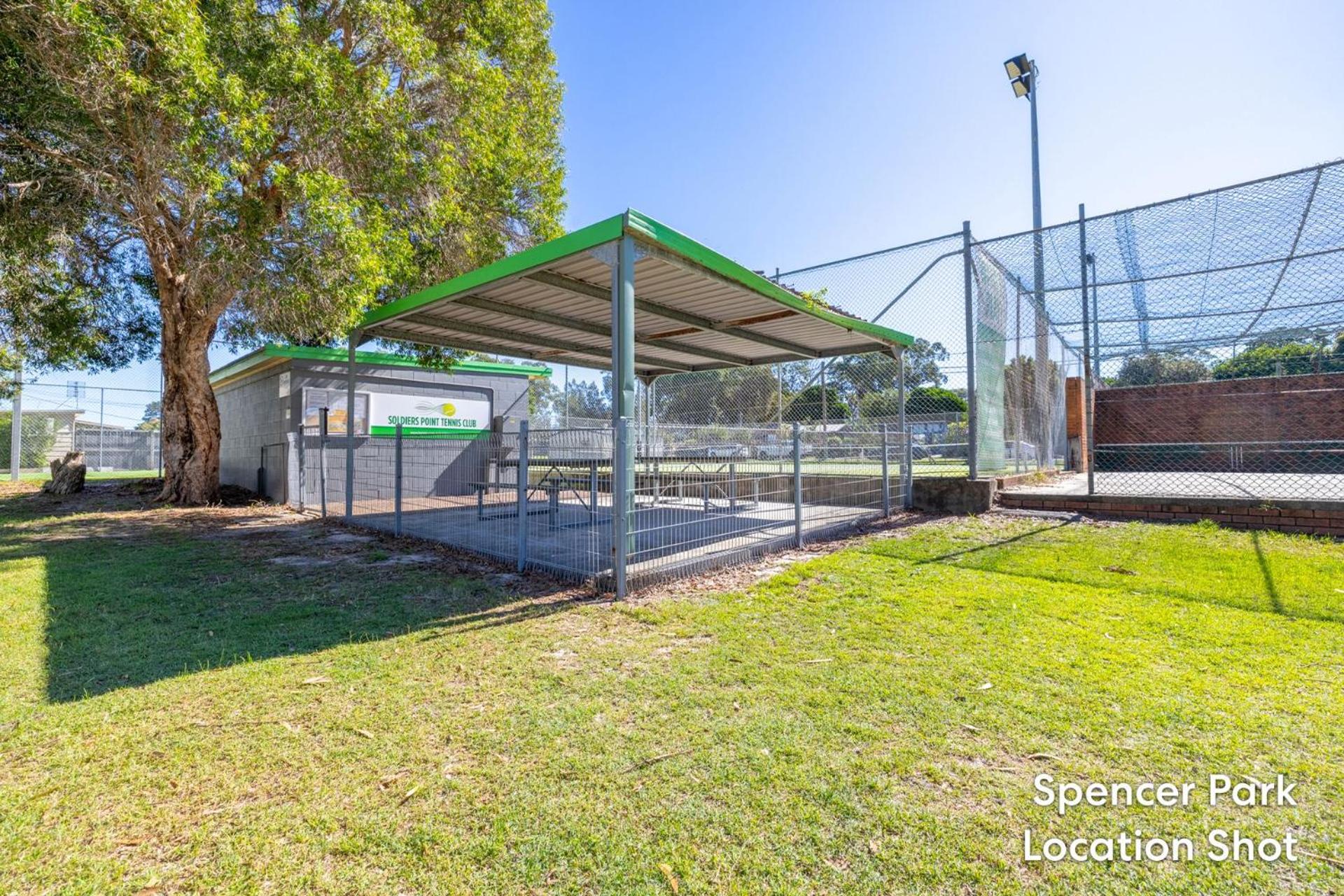 Dog friendly Paradise, 1-2B Bagnall Ave - water views, air con, Wi-Fi