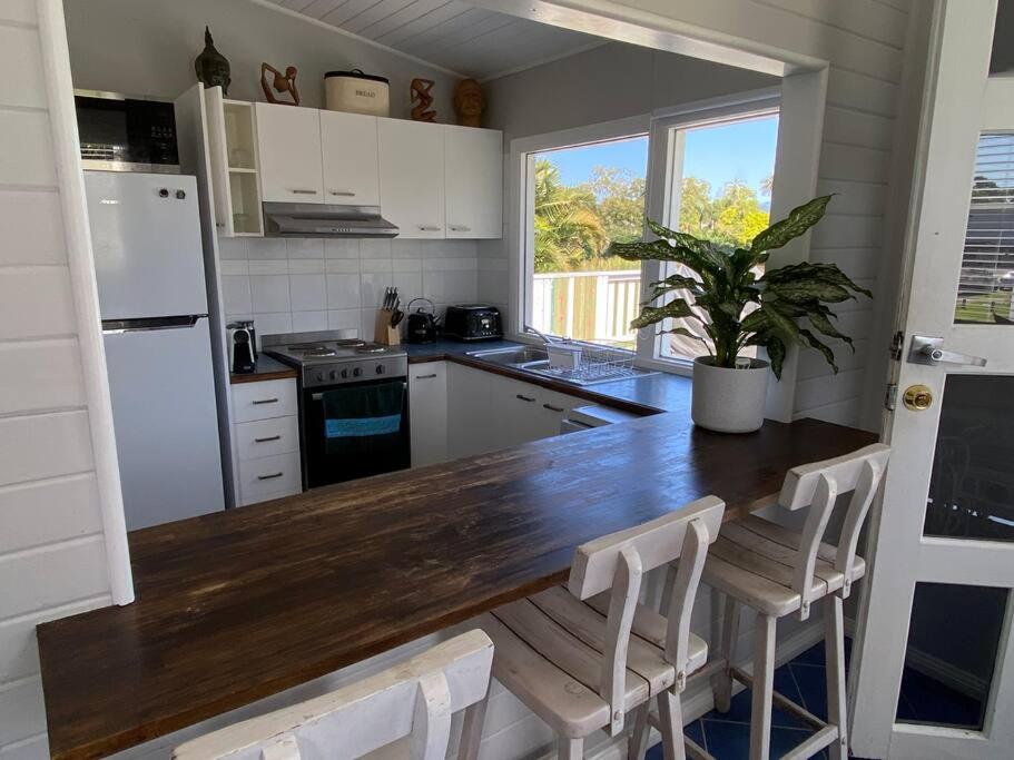 The Little River Cottage - Riverfront Retreat