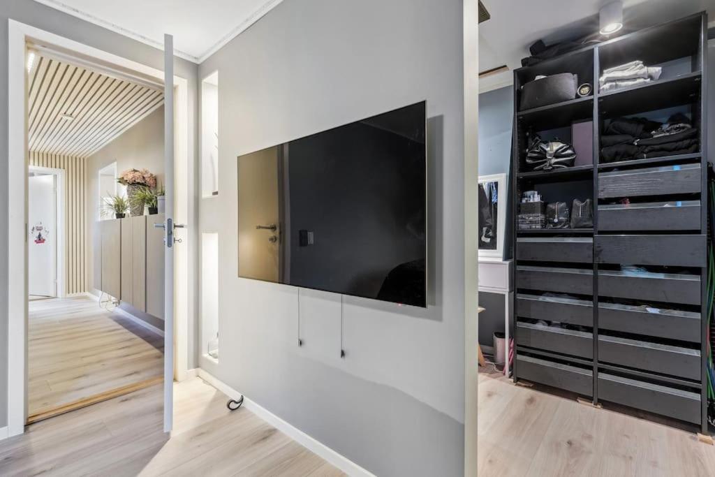 Central & Spaceous Apartments view 3