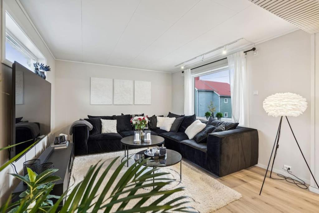 Central & Spaceous Apartments view 4