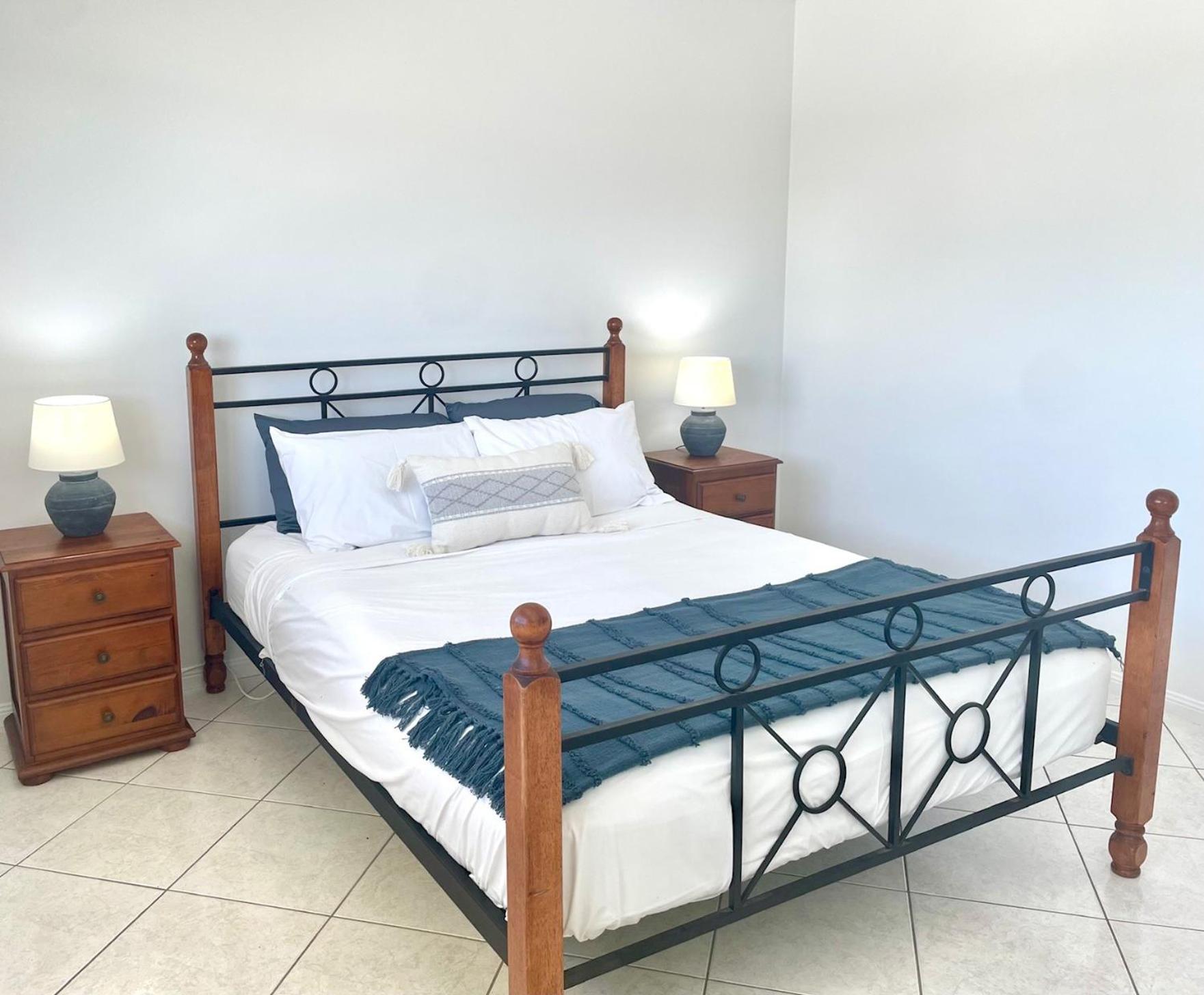Central Parks - 3 Bedroom Apt