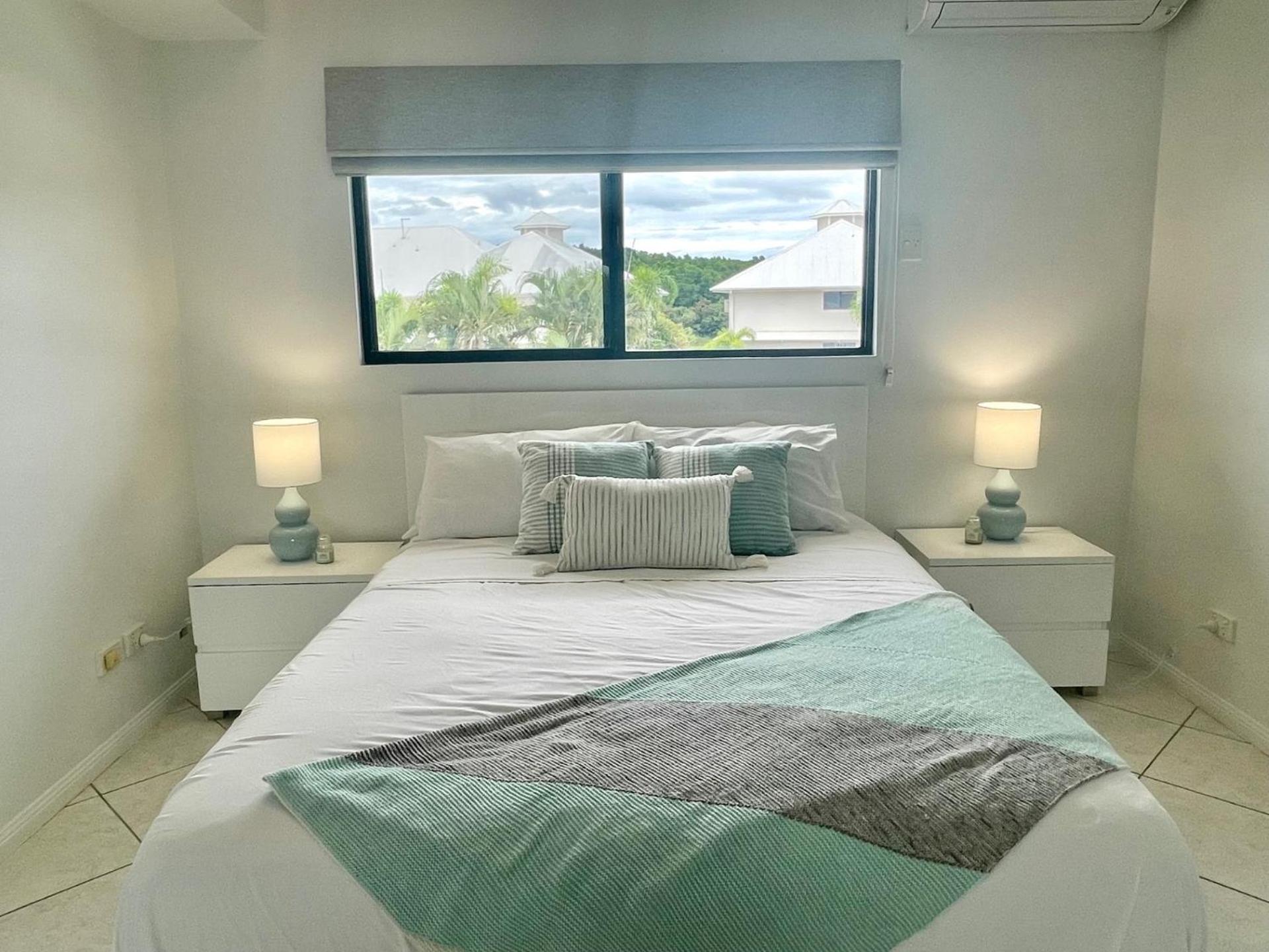 Central Parks - 3 Bedroom Apt