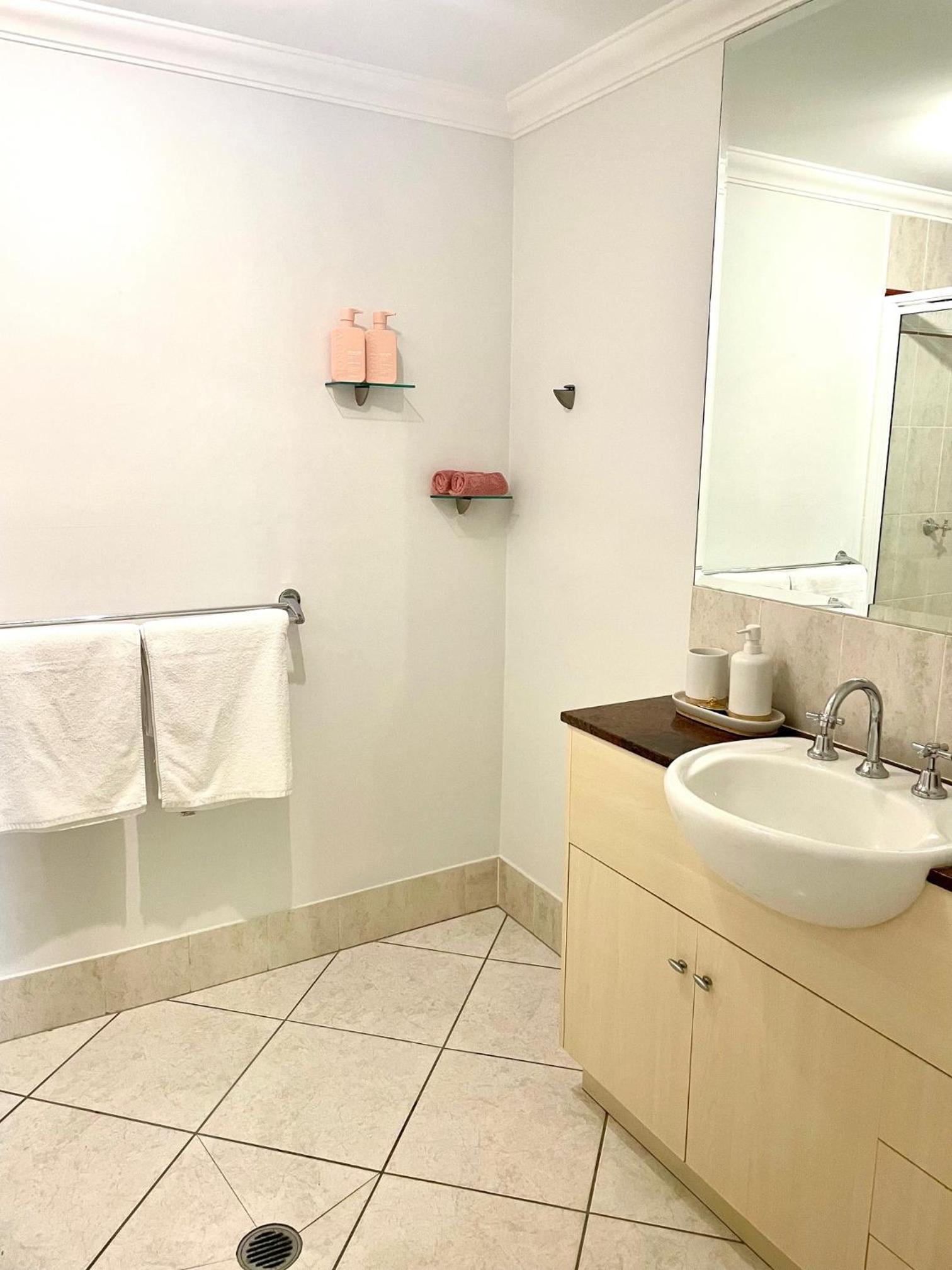Central Parks - 3 Bedroom Apt