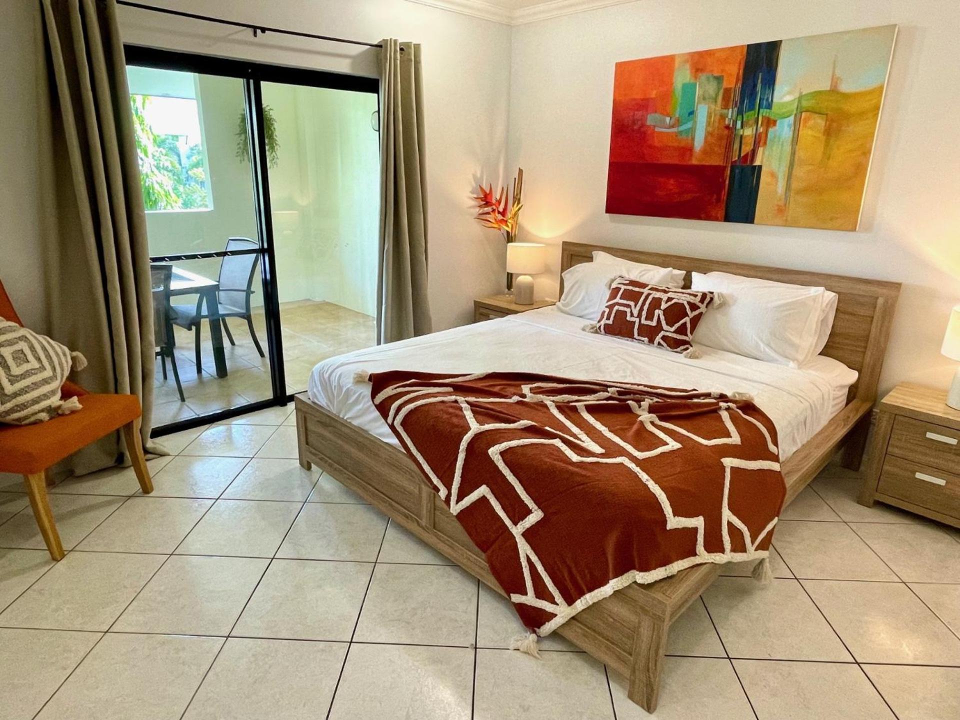 Central Parks - 3 Bedroom Apt