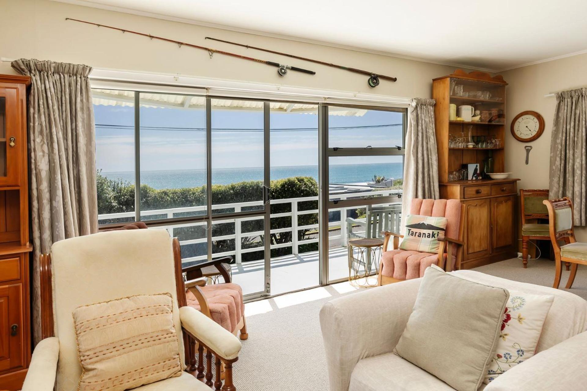 Messenger Magic - classic 5BR Kiwi bach view 3