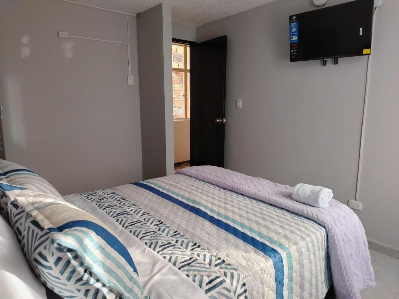 Dos Habitación independientes con Baño compartido